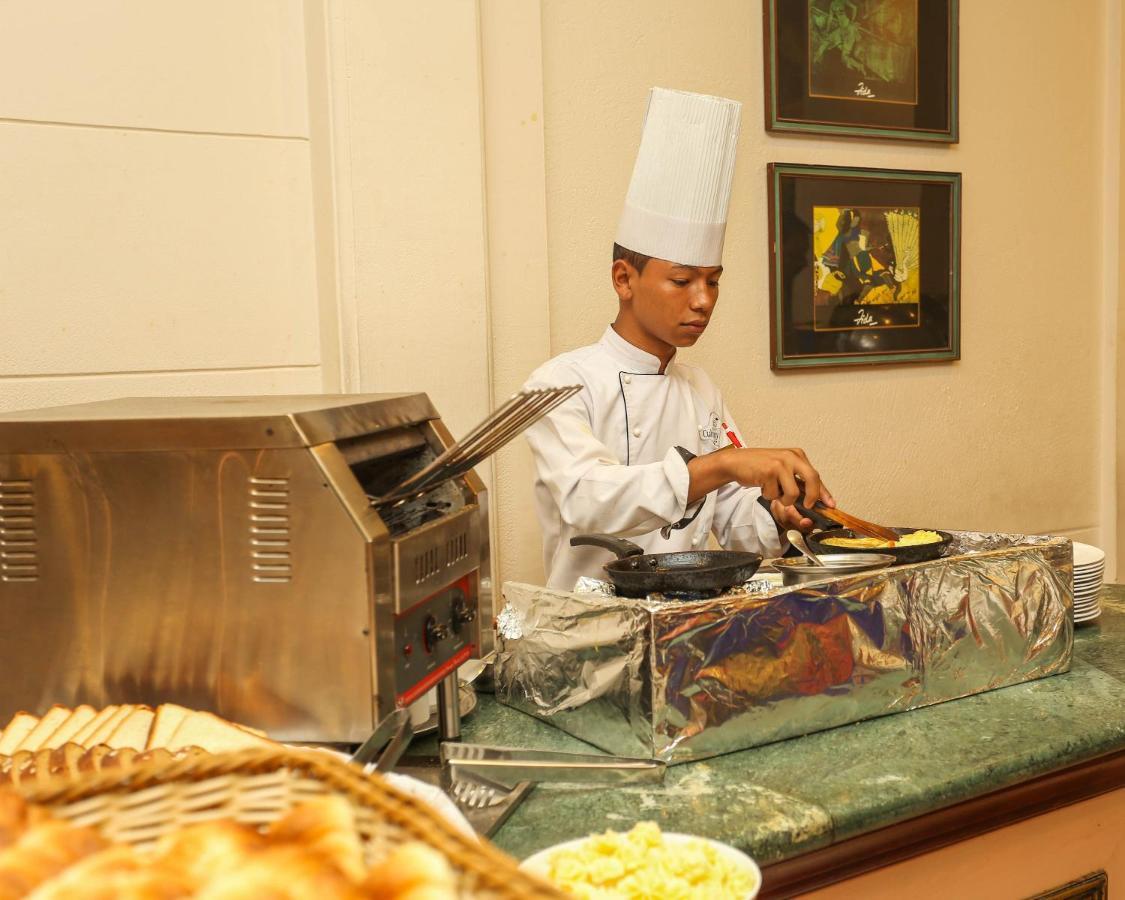 Grand Hotel Kathmandu Catmandu Exterior foto