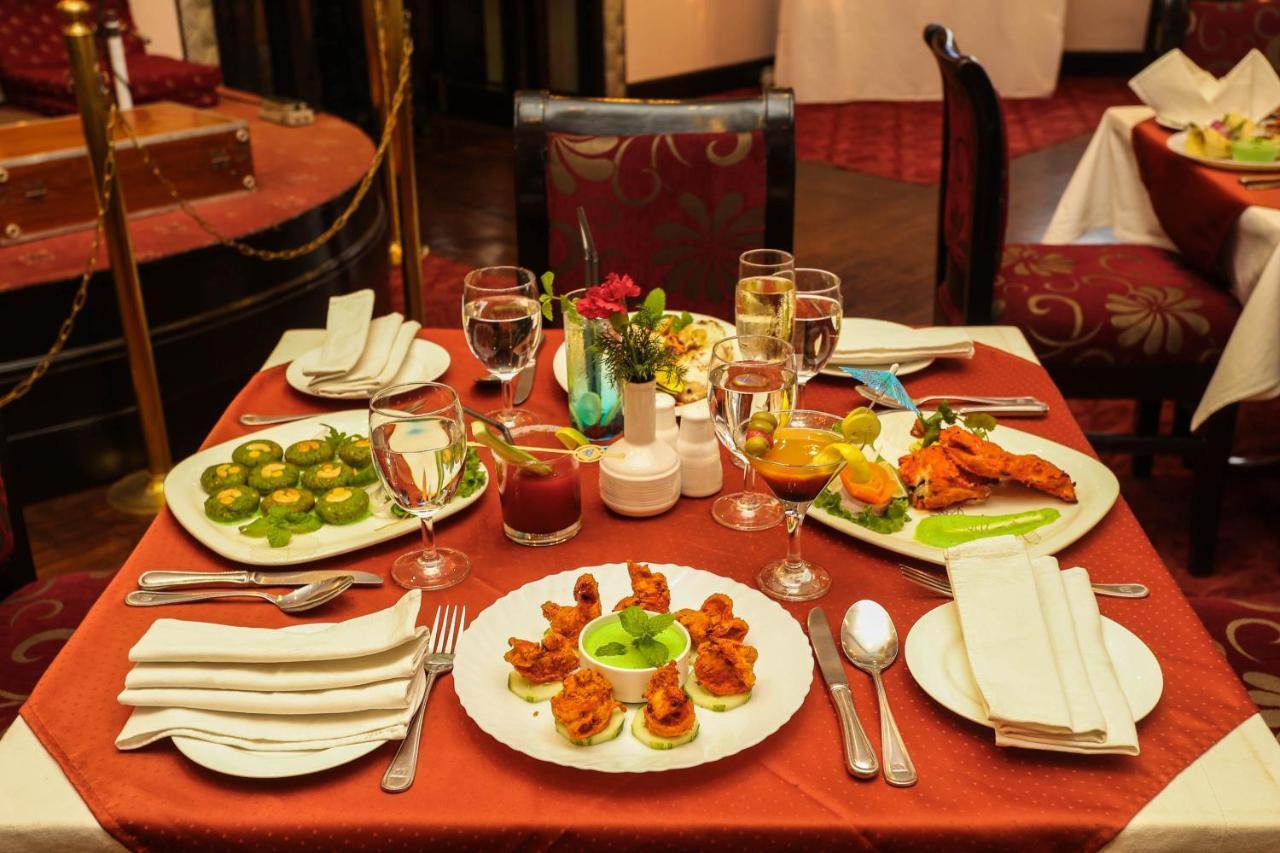 Grand Hotel Kathmandu Catmandu Exterior foto