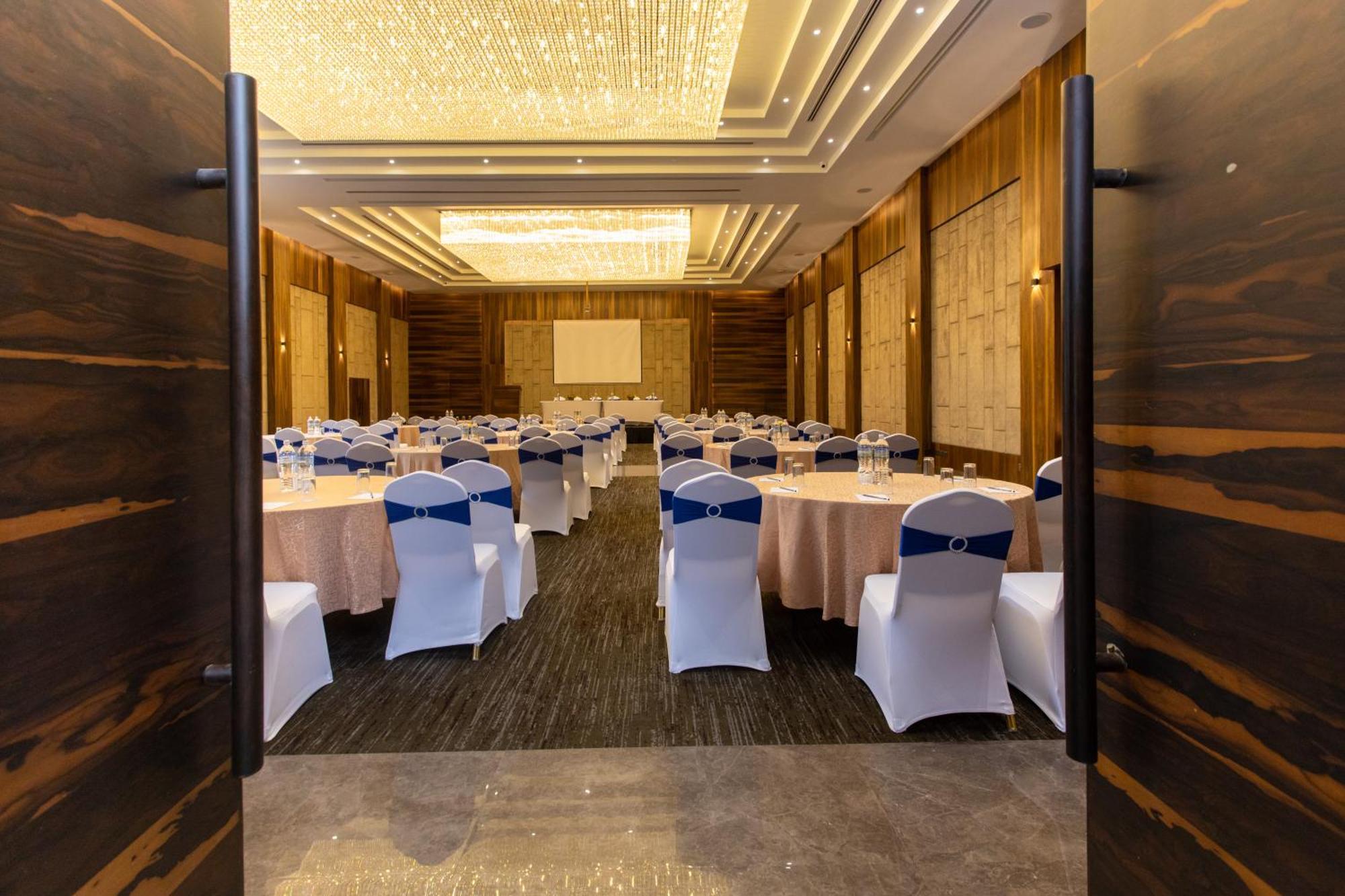 Grand Hotel Kathmandu Catmandu Exterior foto