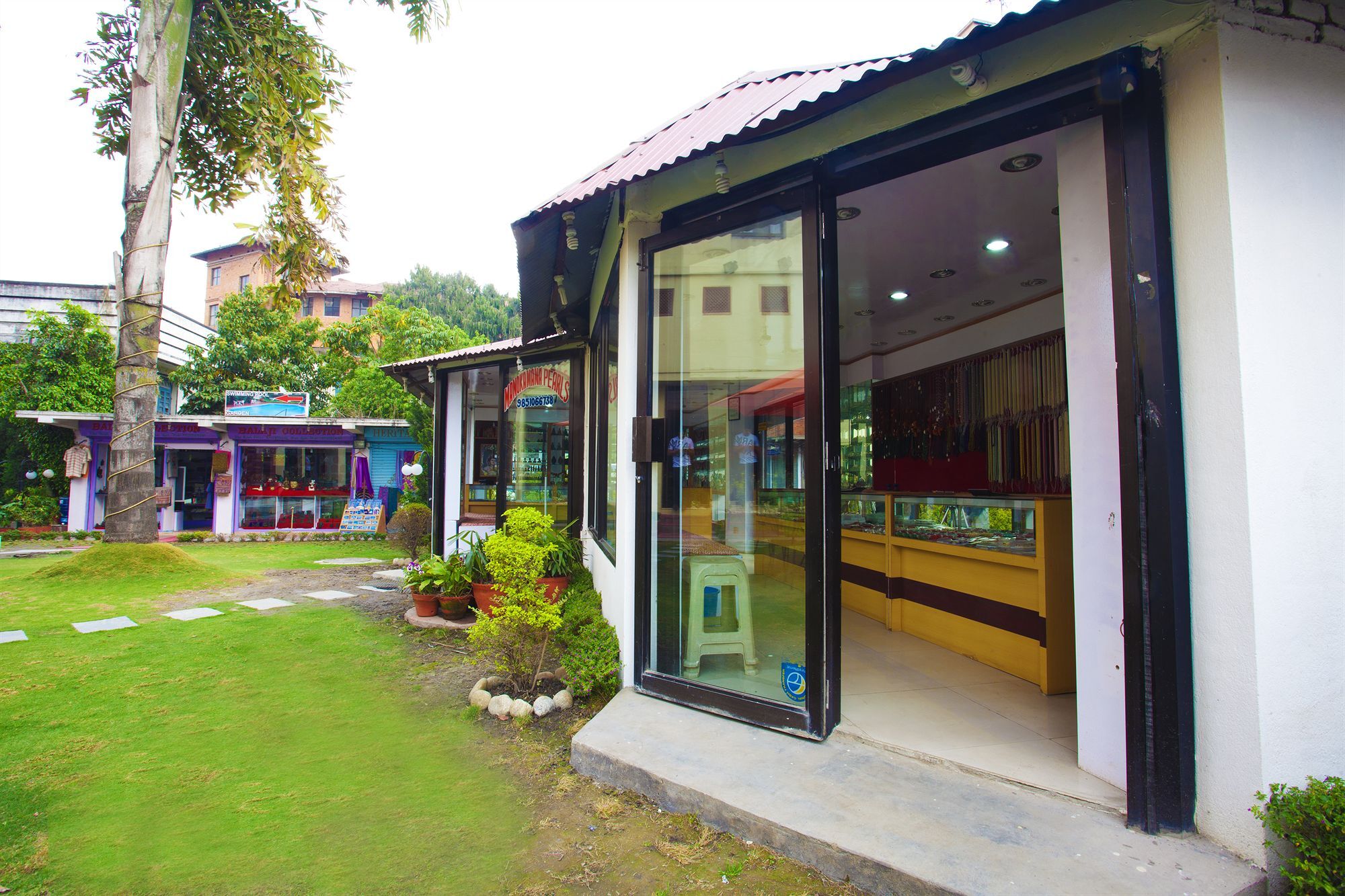 Grand Hotel Kathmandu Catmandu Exterior foto