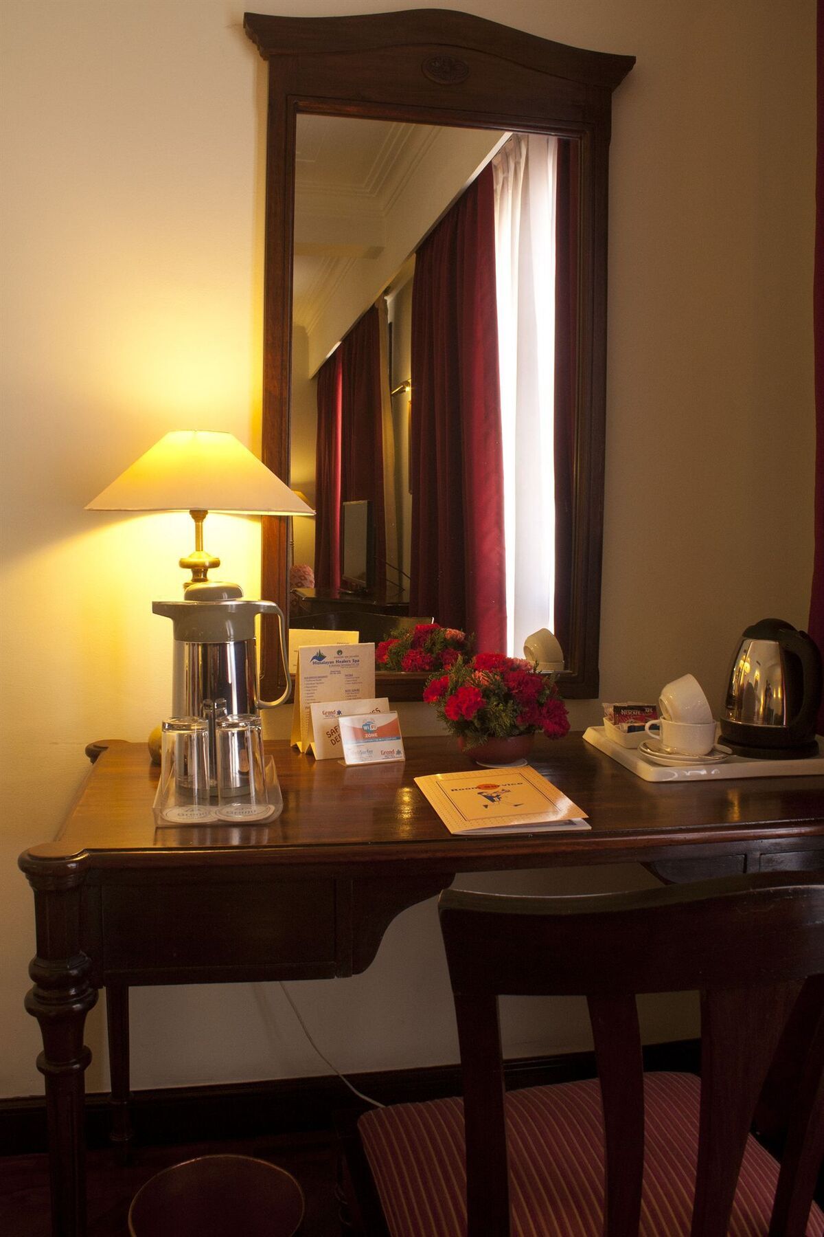 Grand Hotel Kathmandu Catmandu Exterior foto